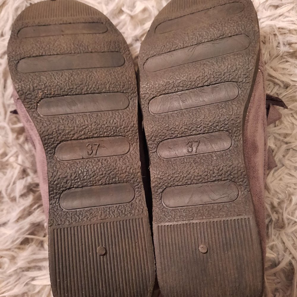 Shoes - Picture 2 of 3